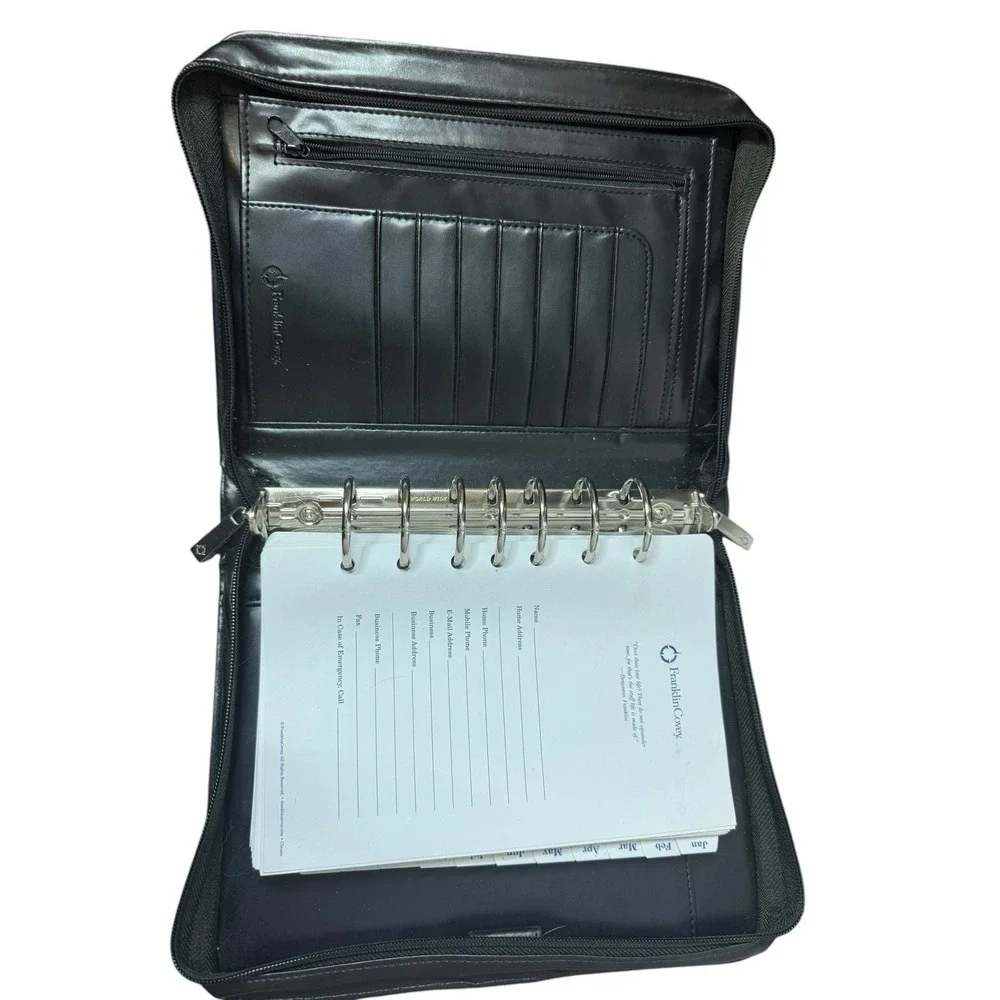 Franklin Covey Zip Around Day Planner, black, with handles‎ 7 rings